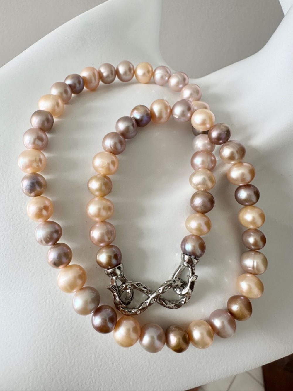 Genuine Freshwater Pearl Necklace Oval 8-9mm length 17+1 inch